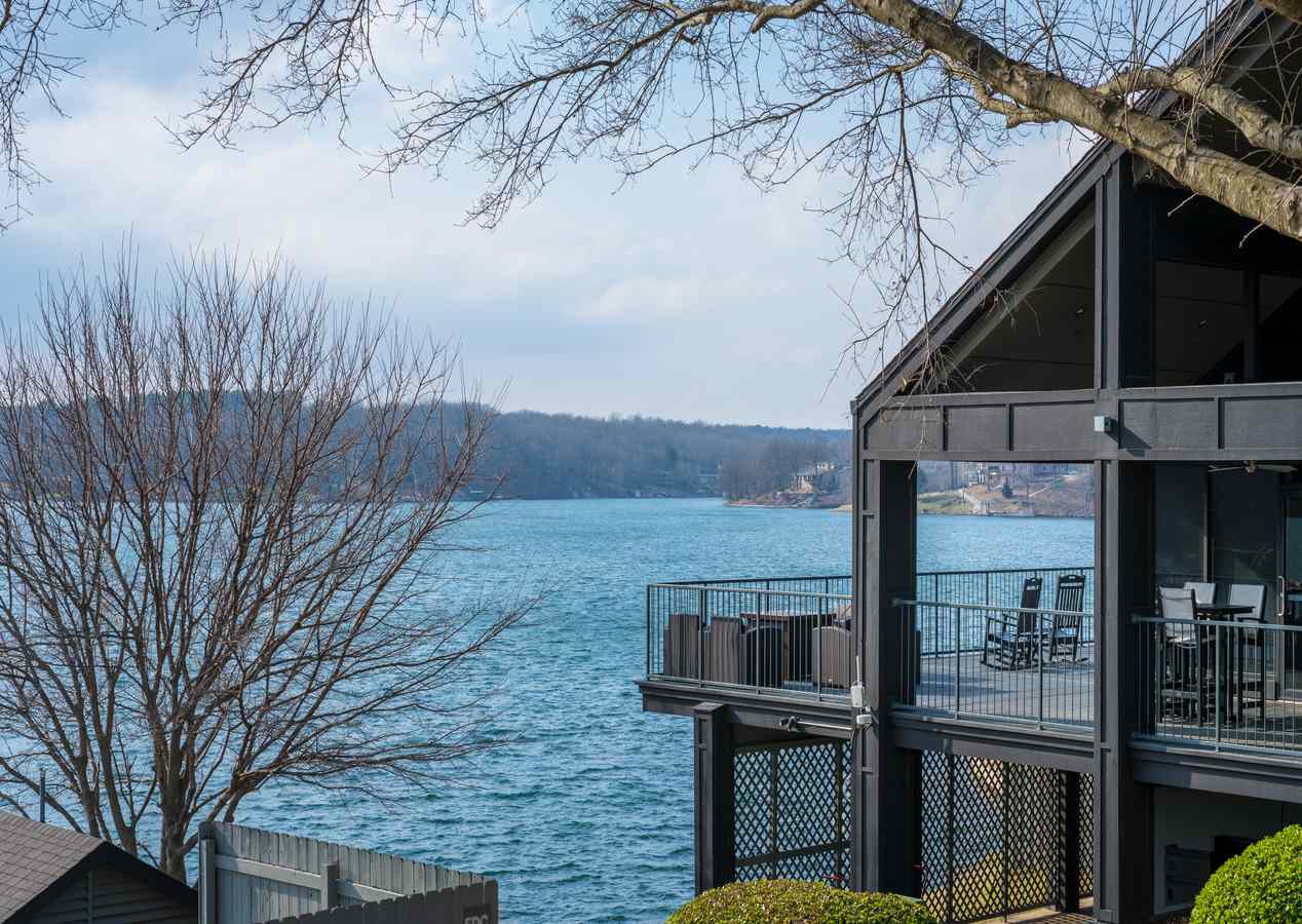 Bracebridge Real Estate - Doug Hogarth and Rebecca Penwell